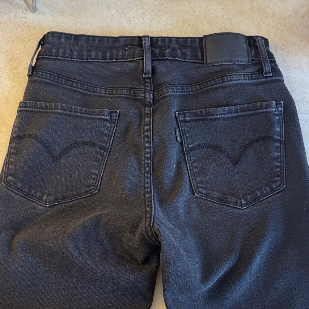 Levi's Women's Size 26 Black High Rise Skinny  Jeans